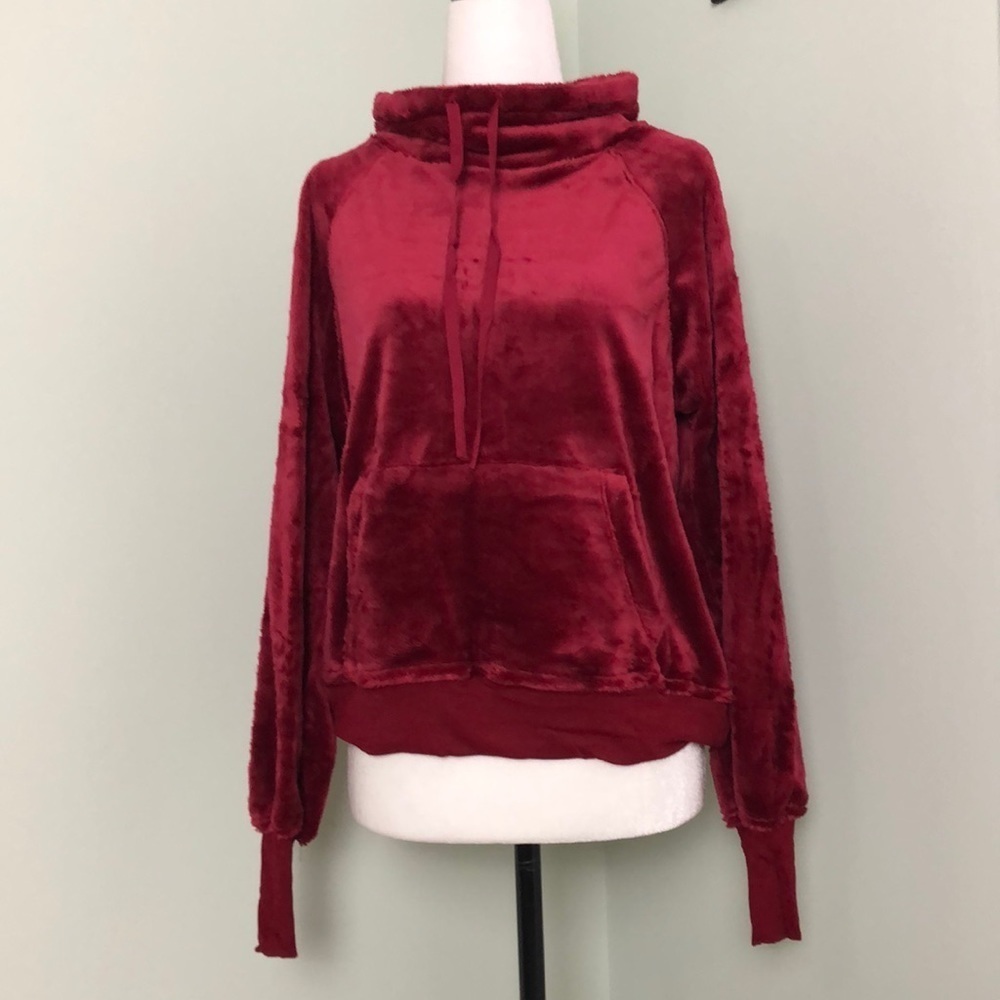 💚 S 💚 NWT Anthro Sweatshirt Velvet Front Pocket Mock Neck Wine